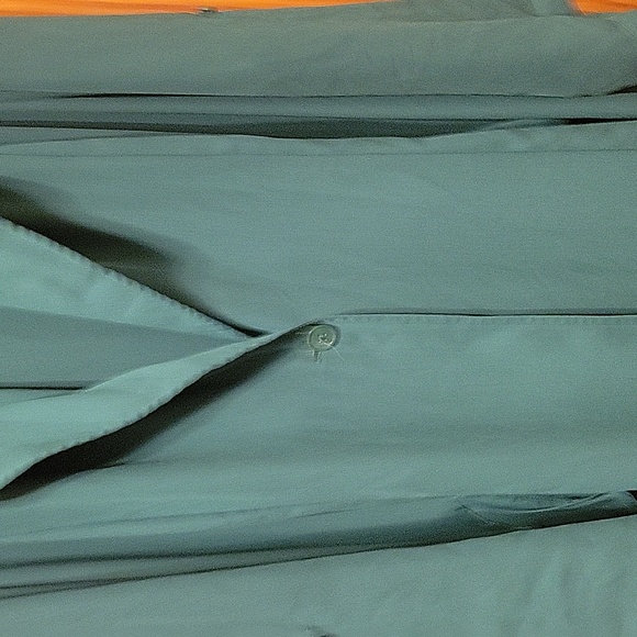 Beautiful Torrid top - Picture 5 of 8